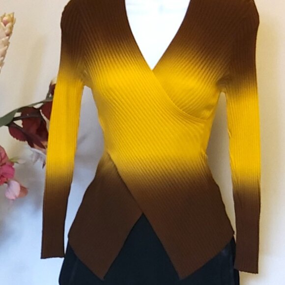 NWT Women’s Brown Yellow Dip-dyed Lightweight V Neck Long Sleeve  Sweater - Picture 6 of 7